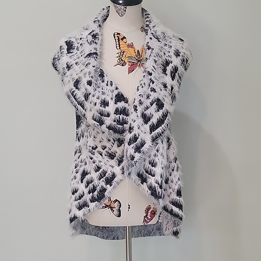 LIQUID black & white knitted eyelash vest shrug.  Soft and warm.  Size is S/M.